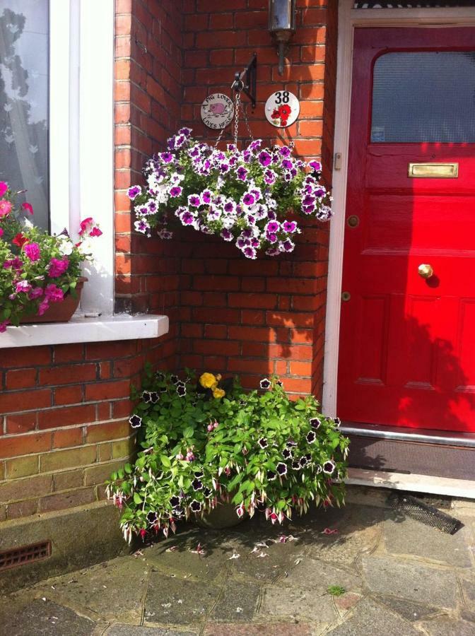 38 Whitehall Road Harrow on the Hill Экстерьер фото